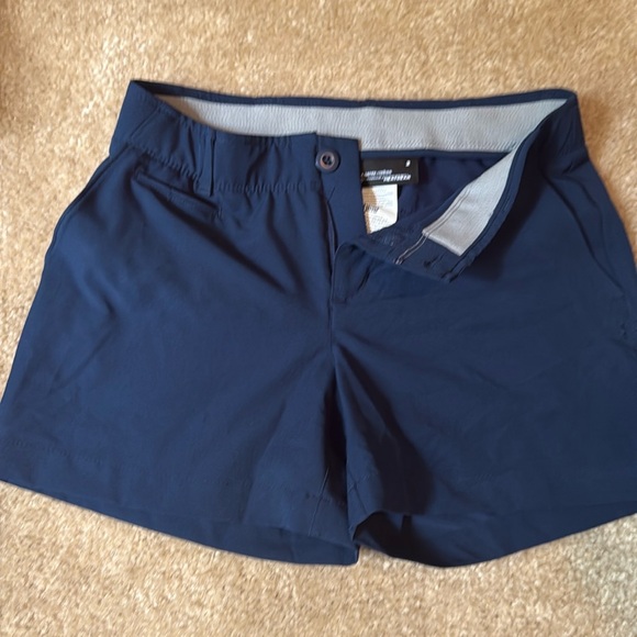 Women’s Under Armour Heat Gear golf shorts - Picture 1 of 2